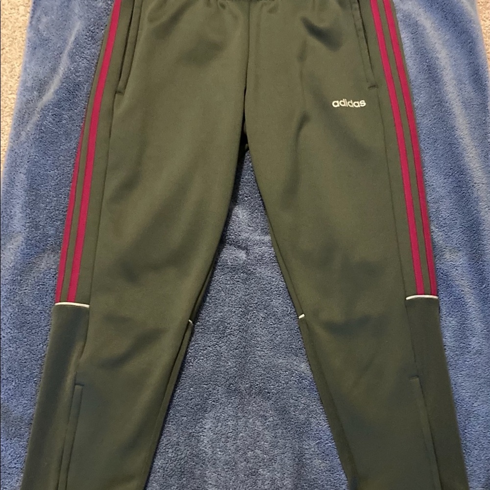 Adidas cropped sweats size Large